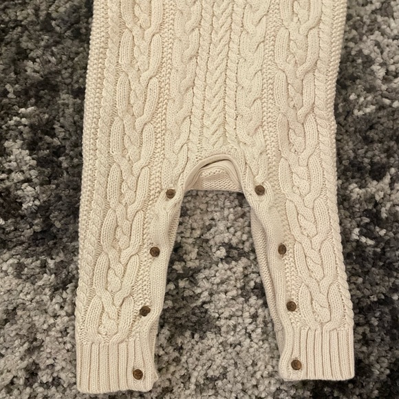 Baby Gap one piece - Picture 2 of 6